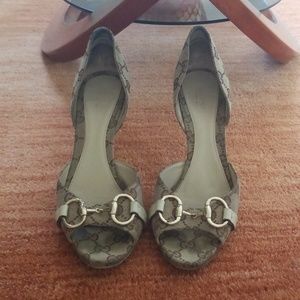 GUCCI heels with GG Logo